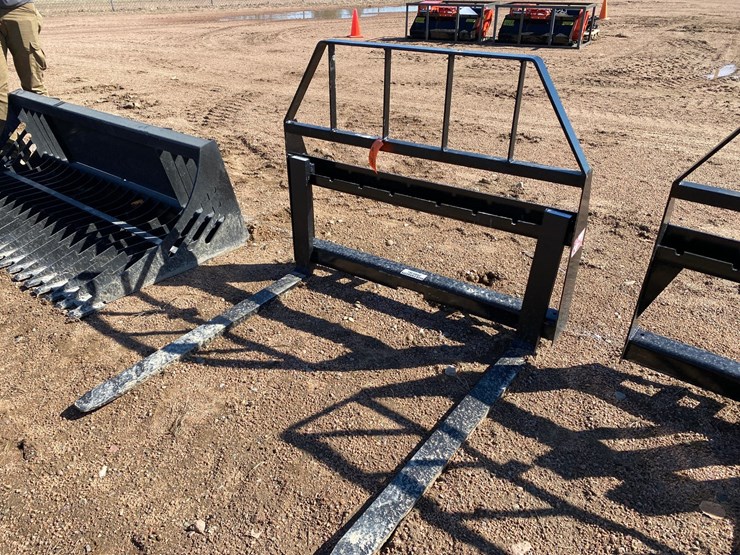 #4072-•-kivel-2,000-lbs.-pallet-fork-attachment-image-3