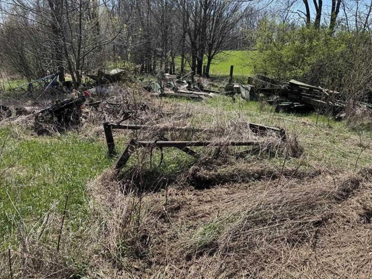 large-lot-of-scrap-machinery/vehicles-image-22