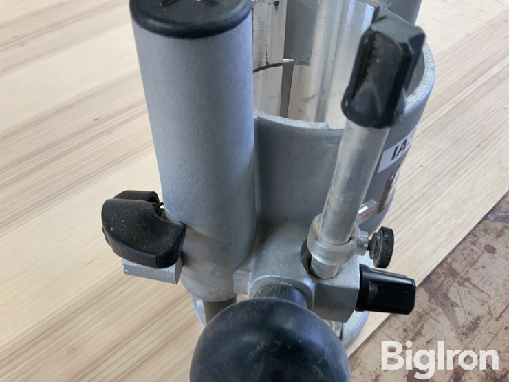 porter-cable-8931-plunge-base-image-10