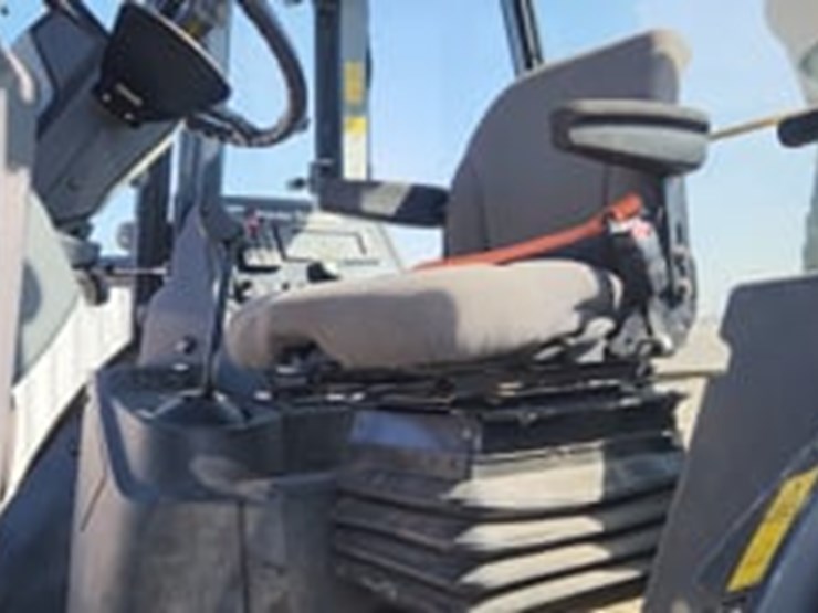 2016-deere-410l-image-6