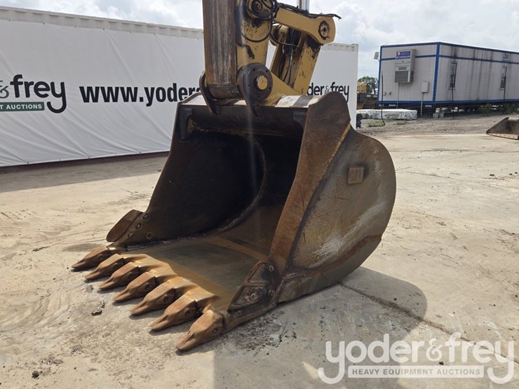 2021-caterpillar-336-image-27