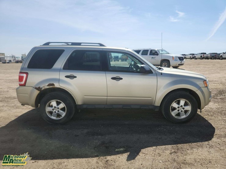 2010-ford-escape-xlt-image-23