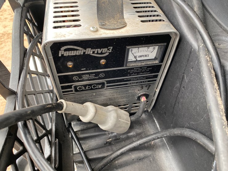 #1578-•-club-car-electric-golf-cart-with-charger-image-22