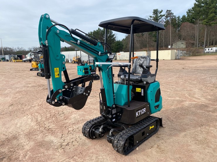 #5556-•-2026-cfg-kt12r-mini-excavator-image-1