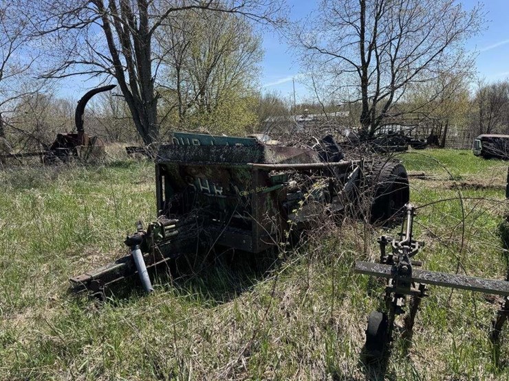 large-lot-of-scrap-machinery/vehicles-image-6