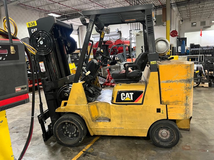 #2008-•-cat-forklift-image-1