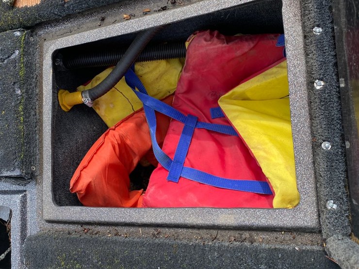 #1577-•-1987-15'-astroglass-boat-(has-registration-card)-image-24