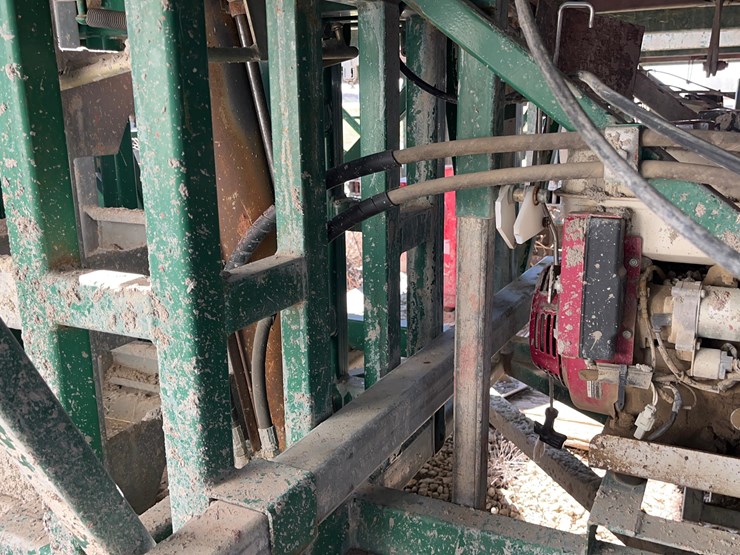 big-green-scaffolding-image-52