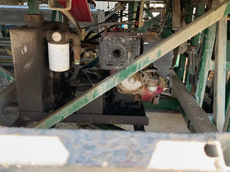 big-green-scaffolding-image-71
