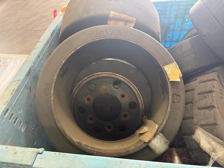 #2045-•-crate-of-forklift-tires-image-5