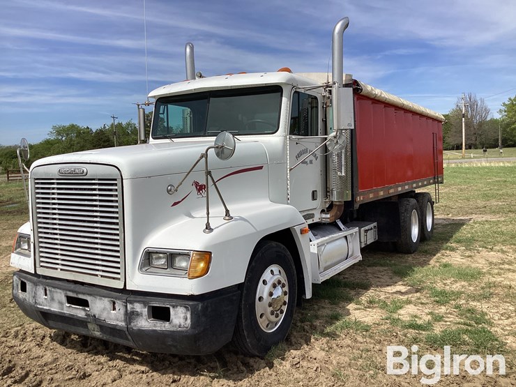 1995-freightliner-fld120-image-11