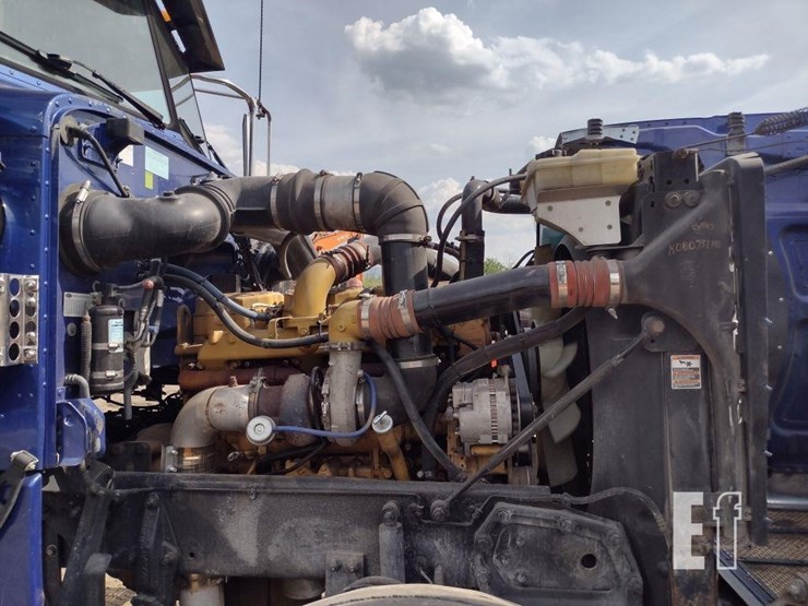 2012-peterbilt-389-image-37