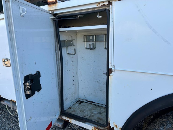 2016-international-durastar-4300-image-25