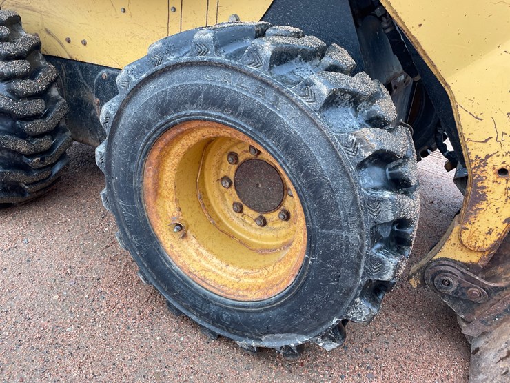 2005-caterpillar-252b-image-10