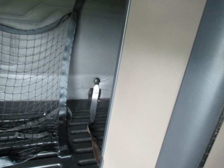 2016-freightliner-cascadia-113-image-34