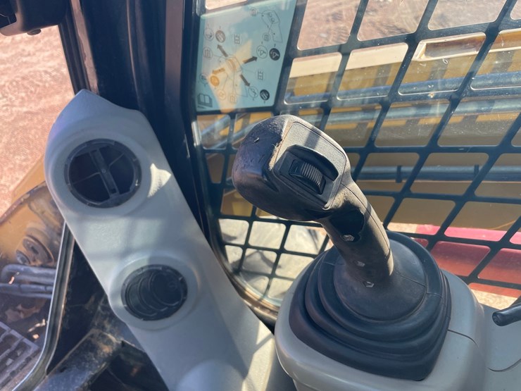 caterpillar-246c-image-34