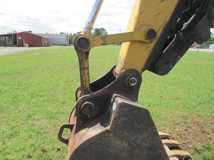 deere-200-lc-image-30
