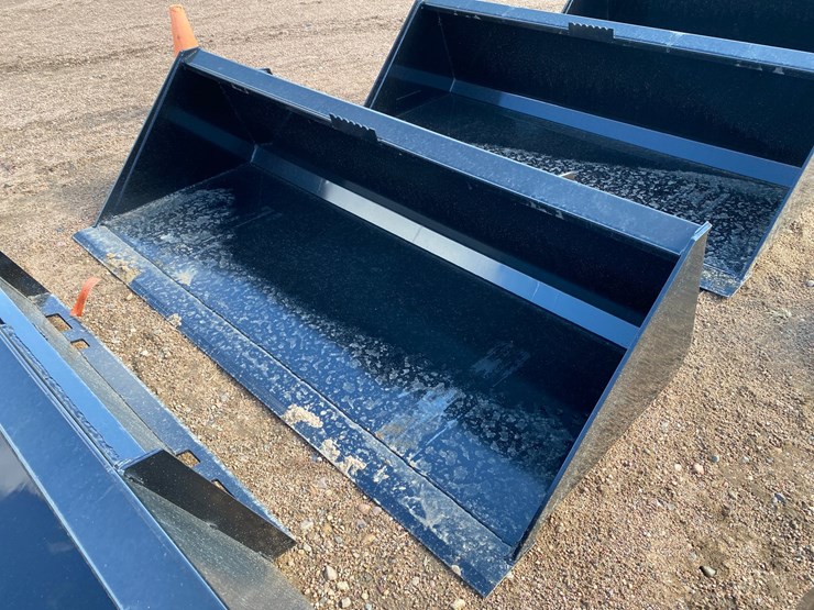 #4053-•-swict-72"-skid-steer-bucket-image-3