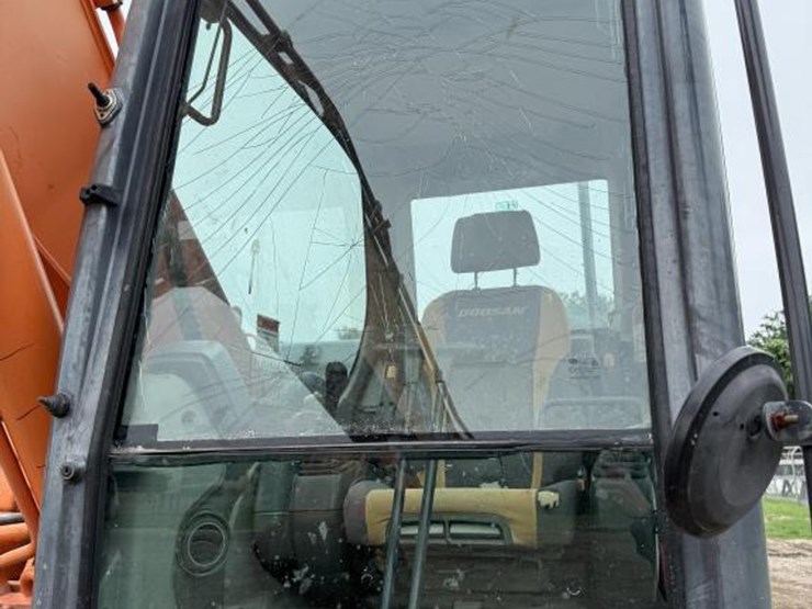 2014-doosan-dx225-lc-image-13