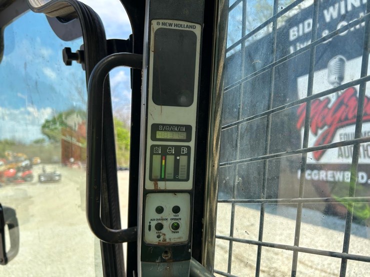 new-holland-l230-image-19