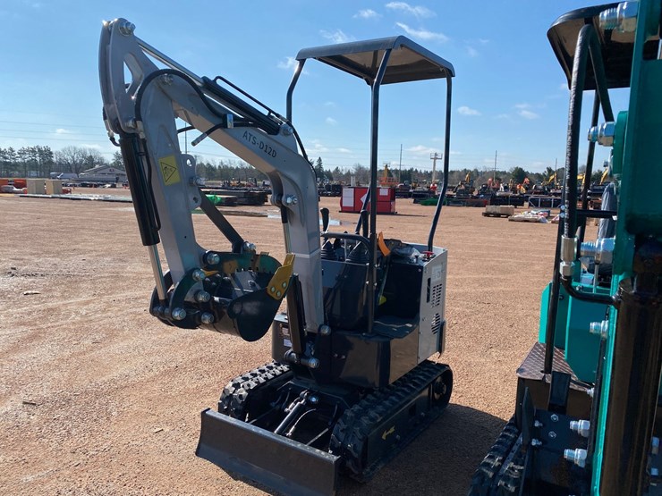 #5513-•-ats-d12d-mini-excavator-image-1