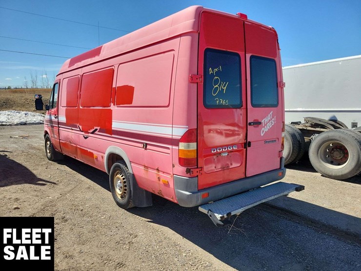 2005-dodge-sprinter-2500-image-3