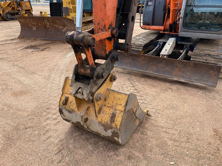 2005-hitachi-zx80-image-20