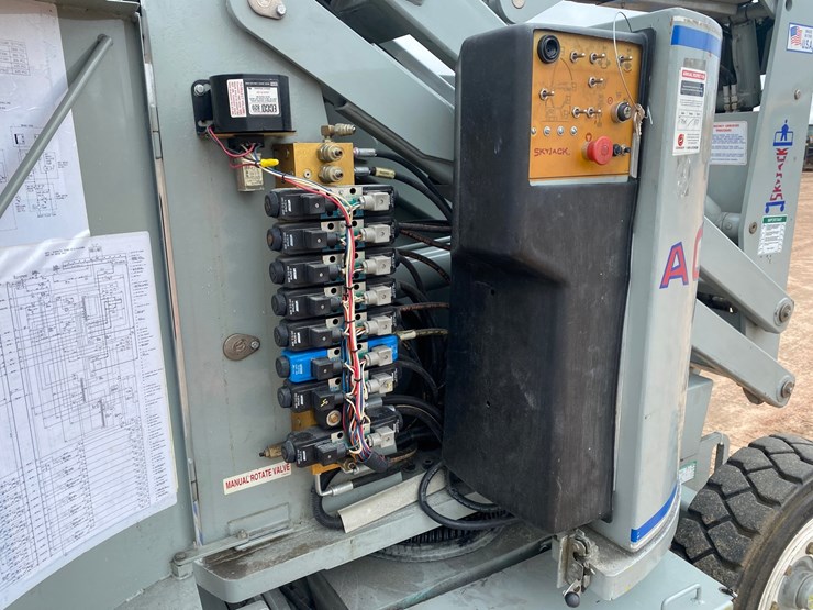 1995-skyjack-sjkb33n-image-16