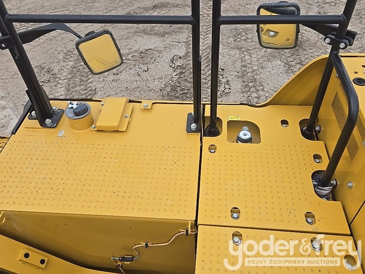 2021-caterpillar-336-image-64