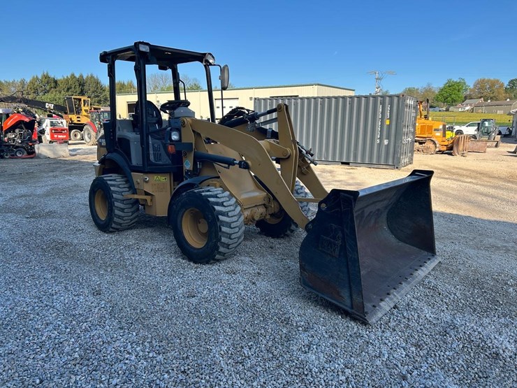 2019-caterpillar-903d-image-6