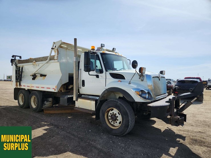 2016-international-workstar-7400-image-2