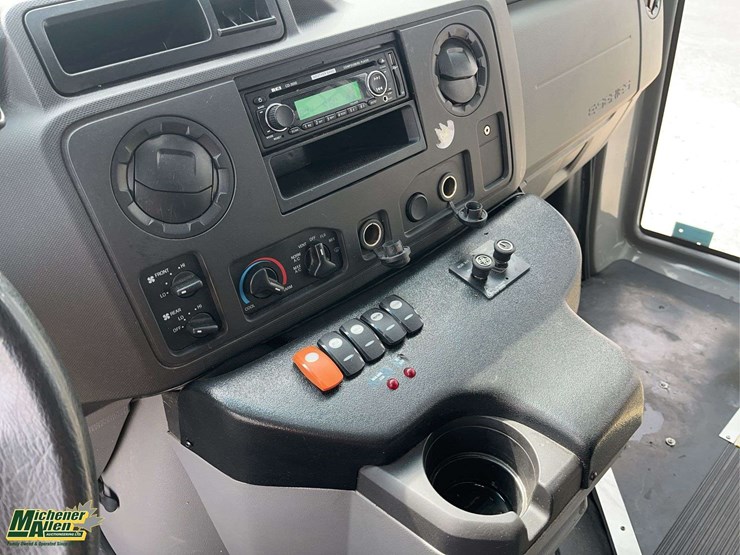 2016-ford-e-series-s/a-21-passenger-bus-image-15