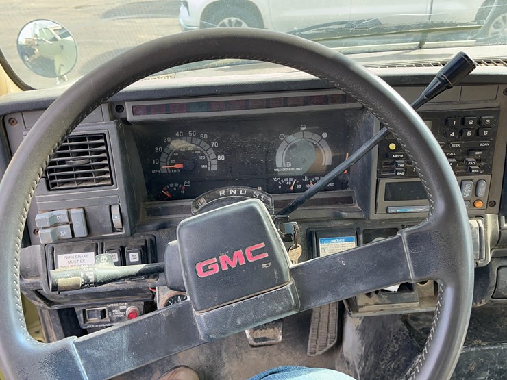 2002-gmc-4500-truck-image-46