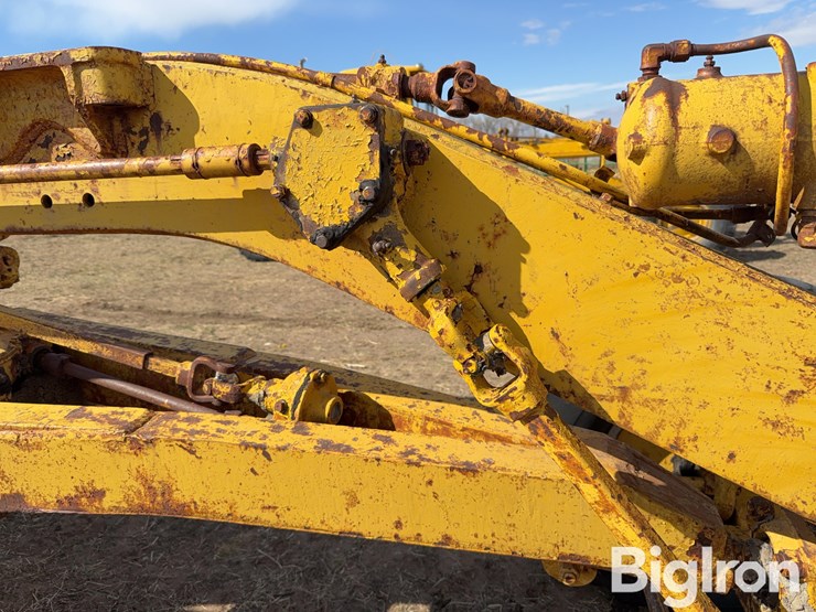 caterpillar-12-image-14