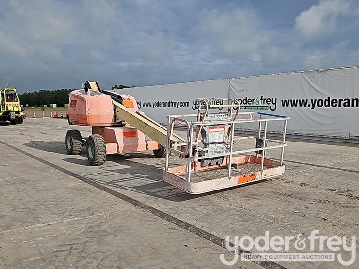 2016-jlg-400s-image-7