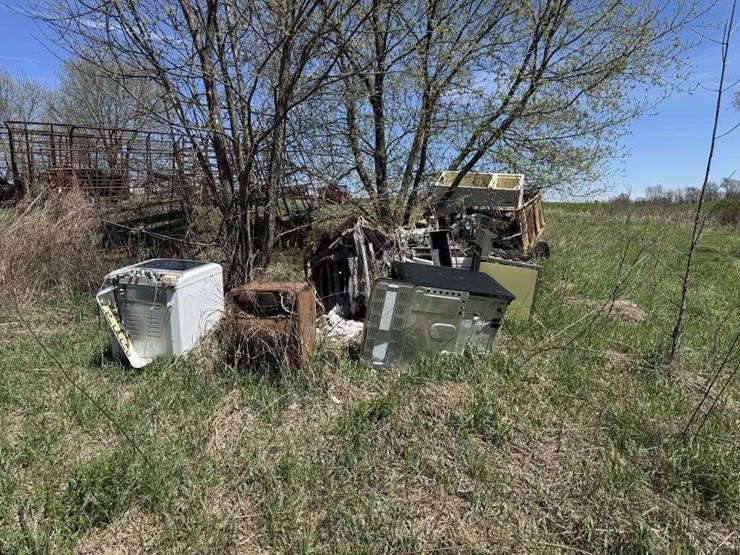 large-lot-of-scrap-machinery/vehicles-image-30