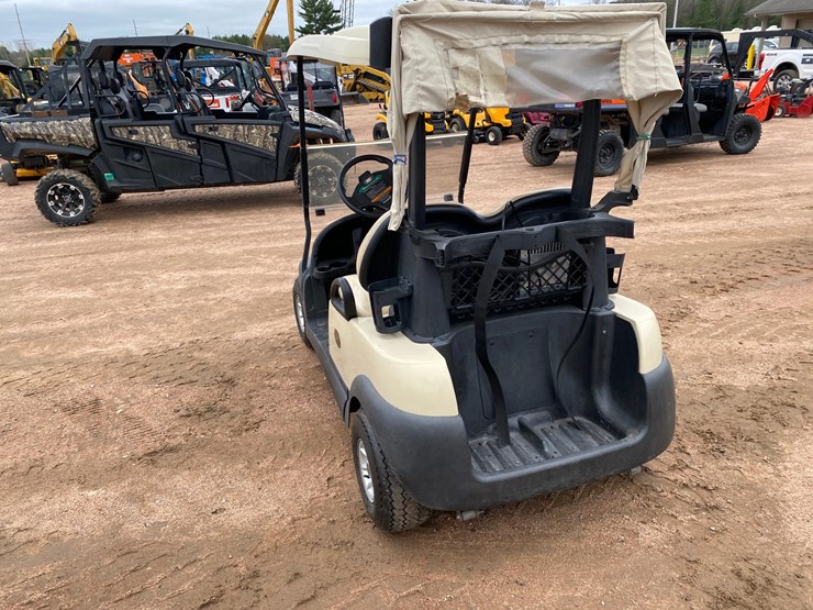 #1580-•-club-car-electric-golf-cart-with-charger-image-9