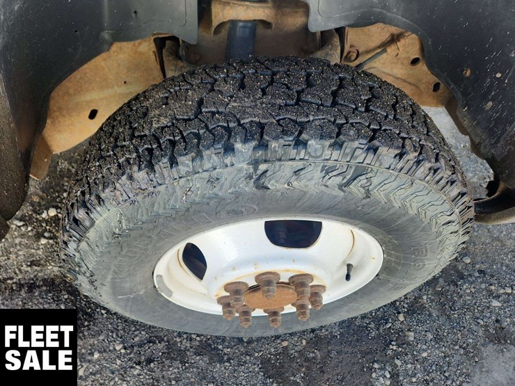 2006-gmc-sierra-3500-image-38