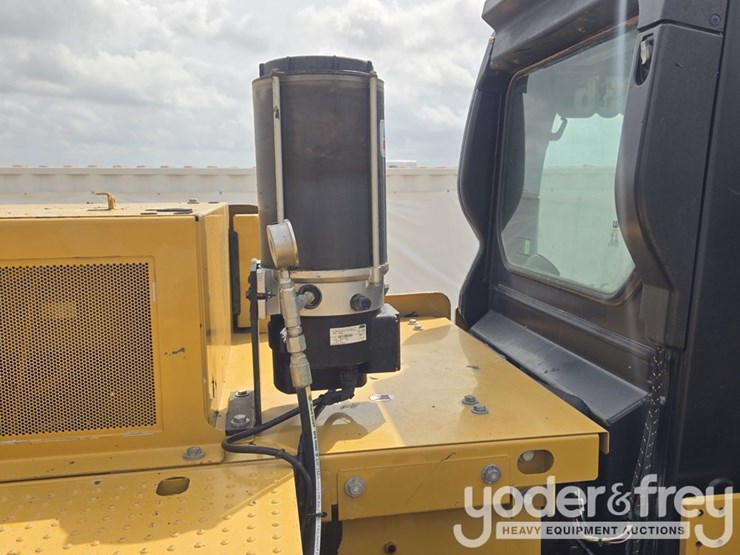 2021-caterpillar-336-image-108
