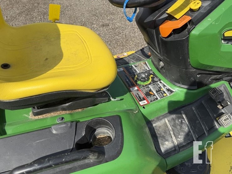 2018-john-deere-x584-image-13