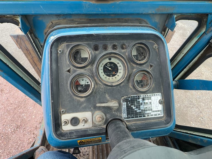 1980-ford-6700-image-32