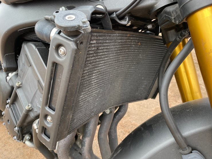 #1634-•-2012-yamaha-fz8-n-motorcycle-(has-wi-title)-image-19