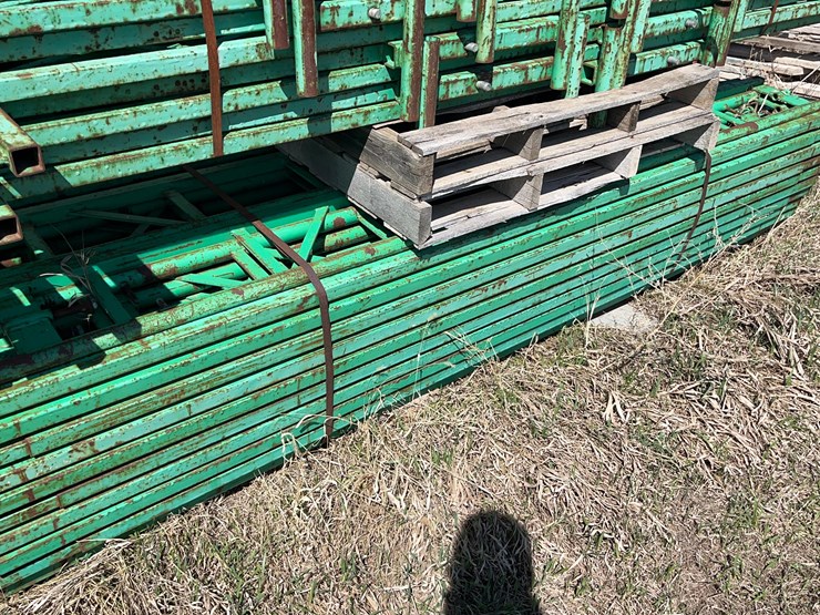 big-green-scaffolding-image-22