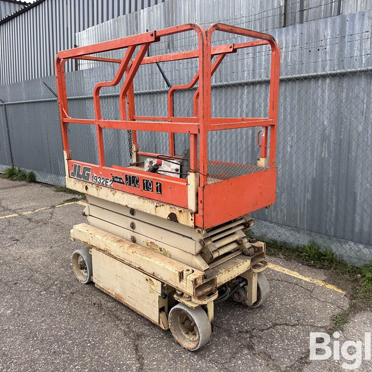 JLG 1932E2