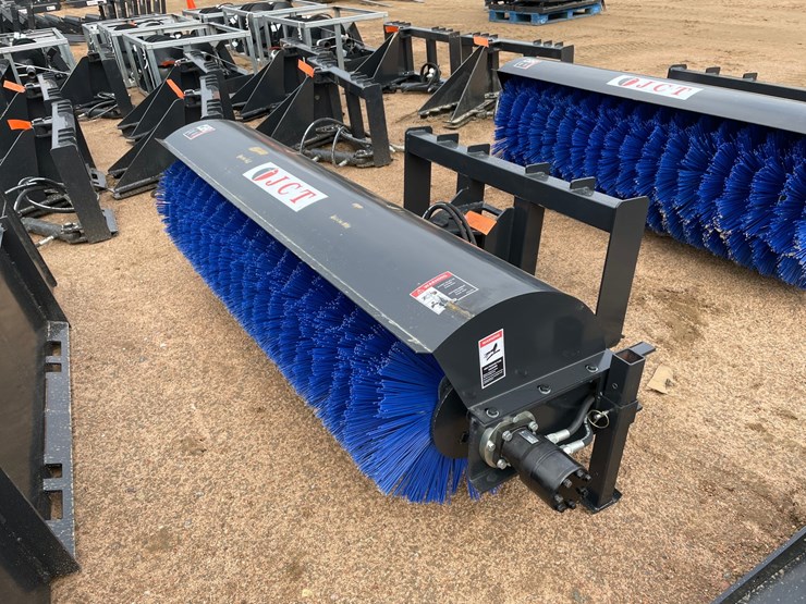 #4133-•-jct-72"-hydraulic-sweeper-angle-broom-image-1