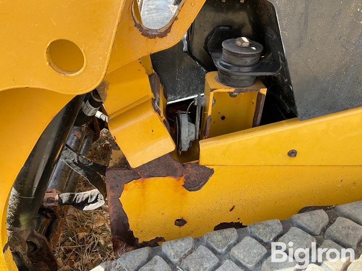 2020-caterpillar-259d3-image-10