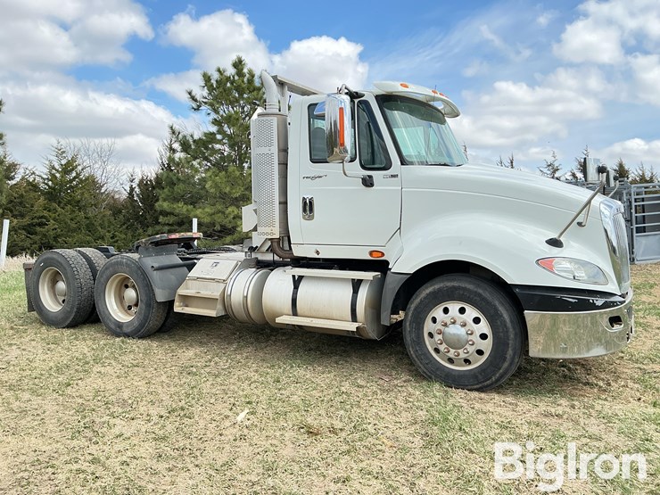 2013-international-prostar-image-3