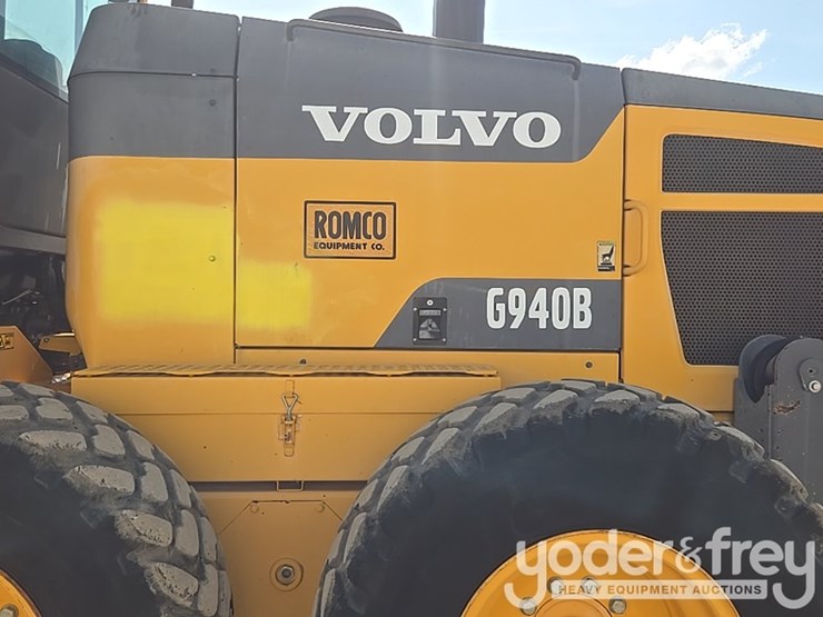 2012-volvo-g940b-image-32
