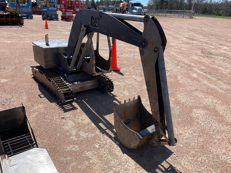 #1629-•-shop-made-excavator-fire-pit-image-2