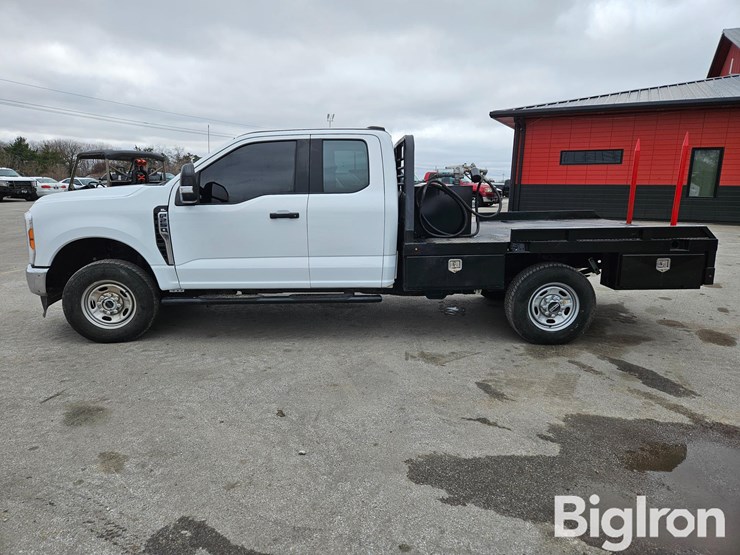 2023-ford-f250-xl-image-8